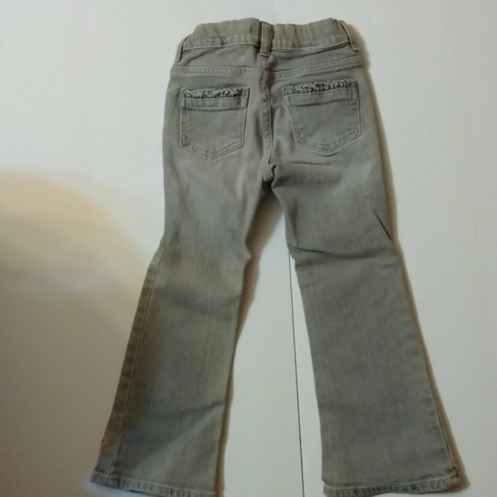 OshKosh B'gosh size 5 girls pants grey and a little bit of pink
